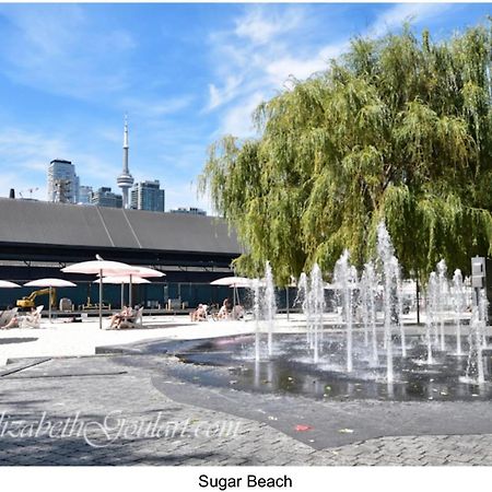 טורונטו Three-Bedroom Condo With Free Parking Nearby Cn Tower With Lake View מראה חיצוני תמונה